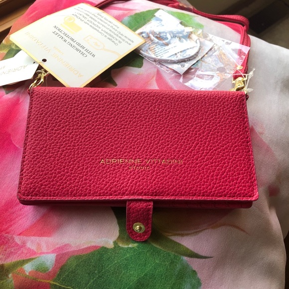 Adrienne Vittadini Accessories - CHARGER/WALLET!  ADRIENNE VITTANDI